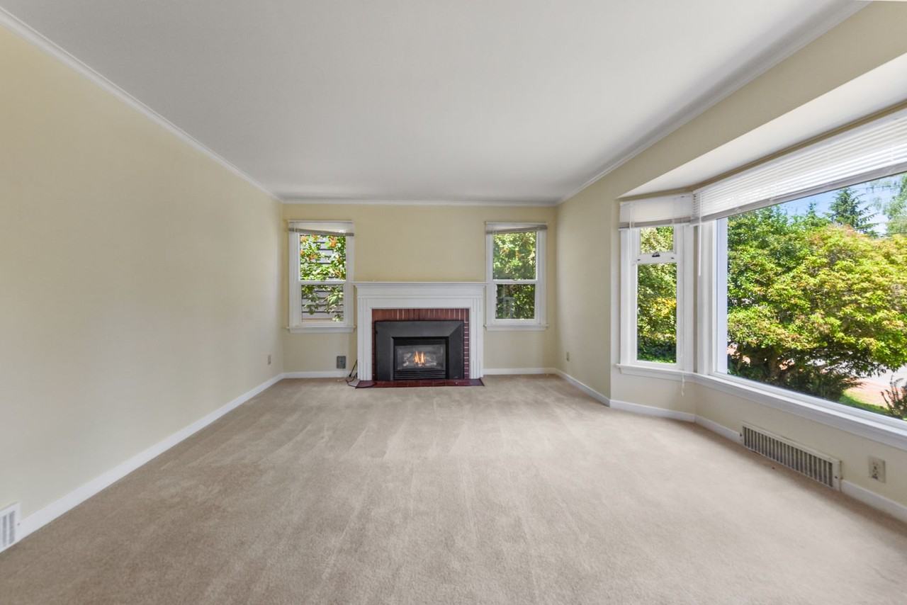 2717 Ne 90th St - Photo 2 of 19
