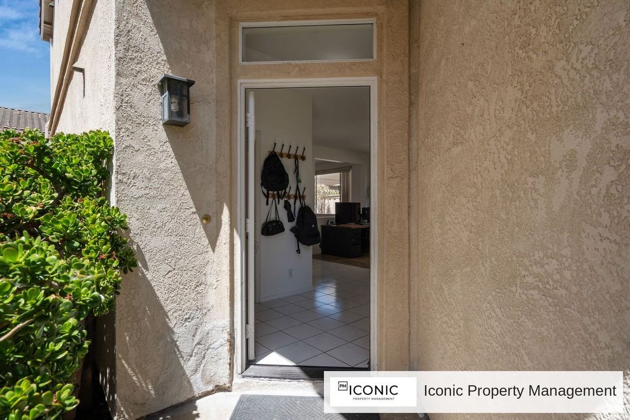 10806 Westonhill Dr - Photo 4 of 37