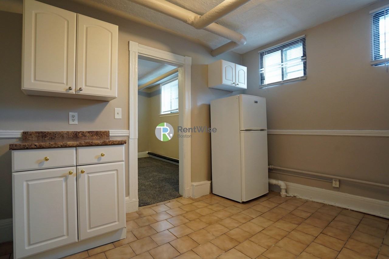 56 Gardner St #1A - Photo 5 of 16