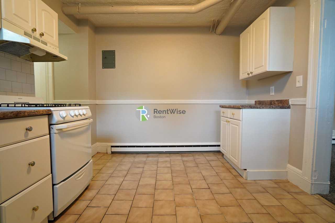 56 Gardner St #1A - Photo 6 of 16