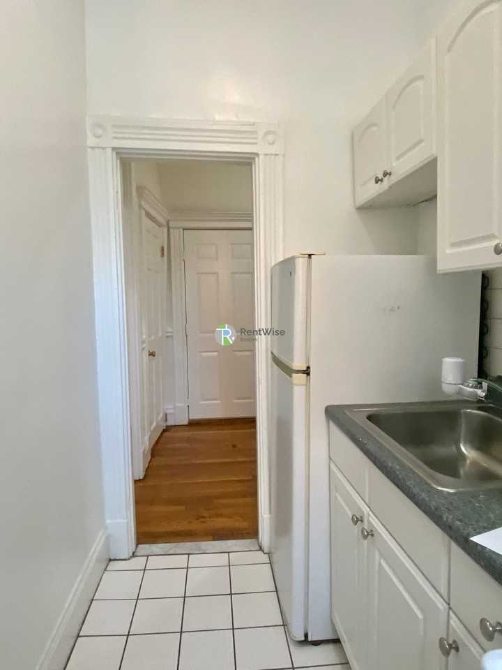 1305 Commonwealth Ave #6 - Photo 6 of 32