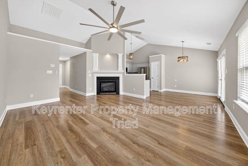 1153 Hawick Dr - Photo 4 of 49