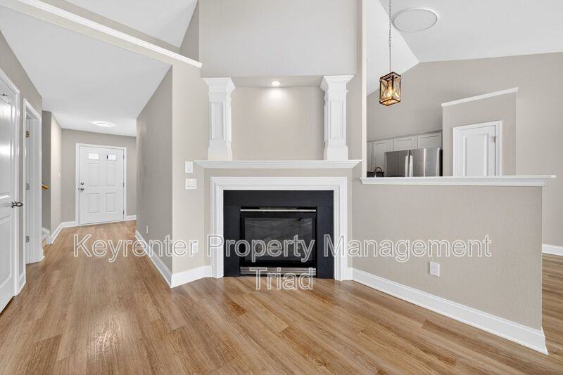 1153 Hawick Dr - Photo 5 of 49
