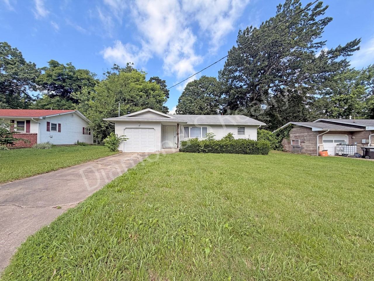 1249 S Cedarbrook Ave - Photo 2 of 15