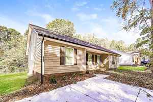 featured image of 642 E Ketchie St