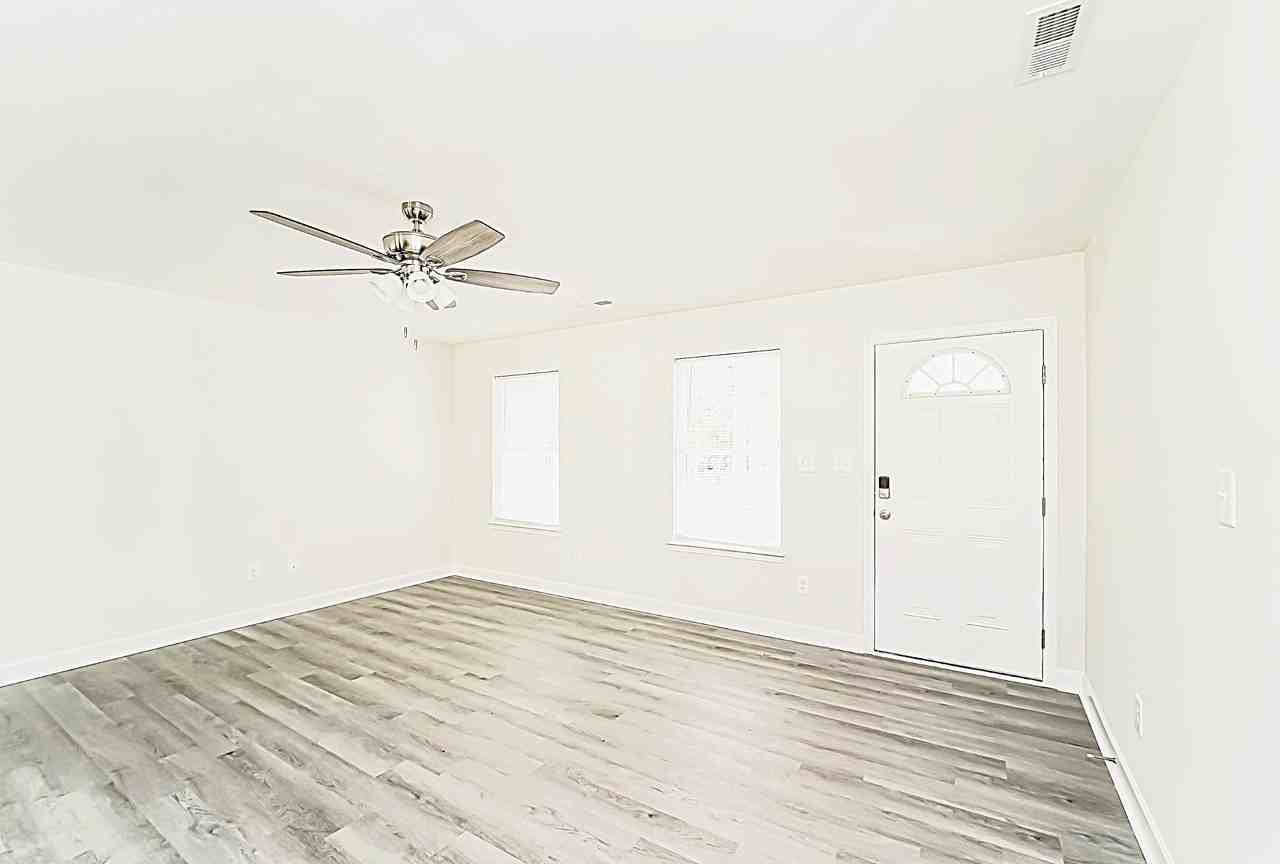 642 E Ketchie St - Photo 5 of 15