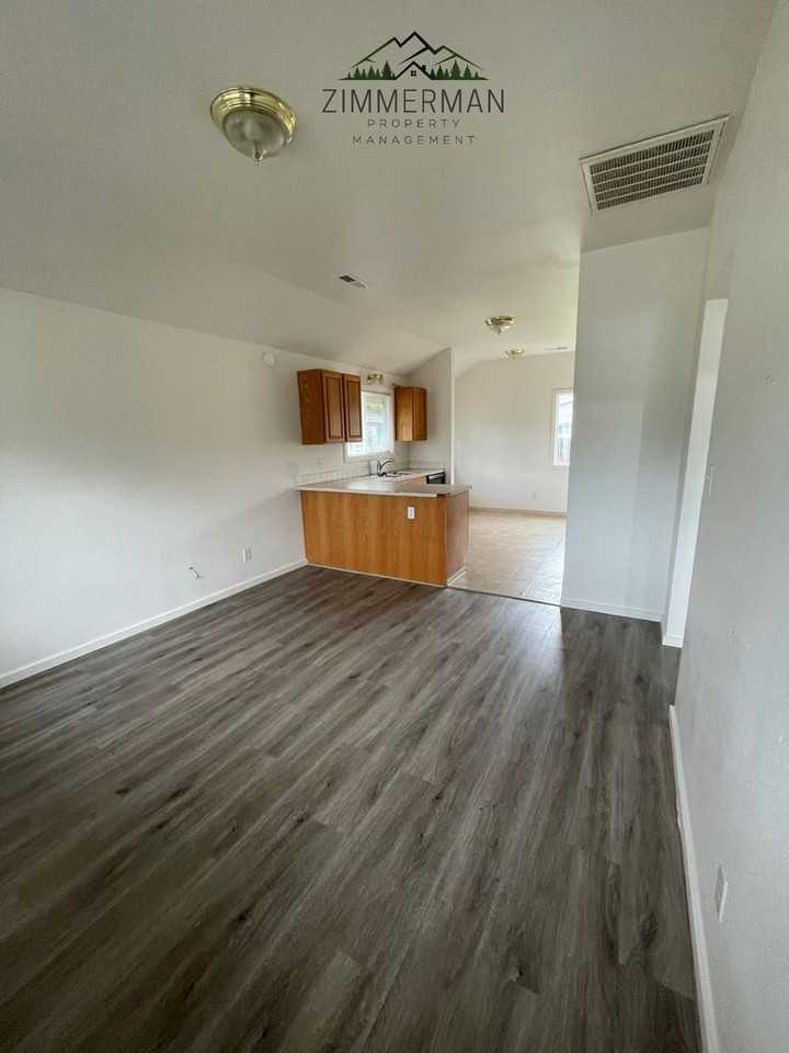 255 57th St - Photo 2 of 20