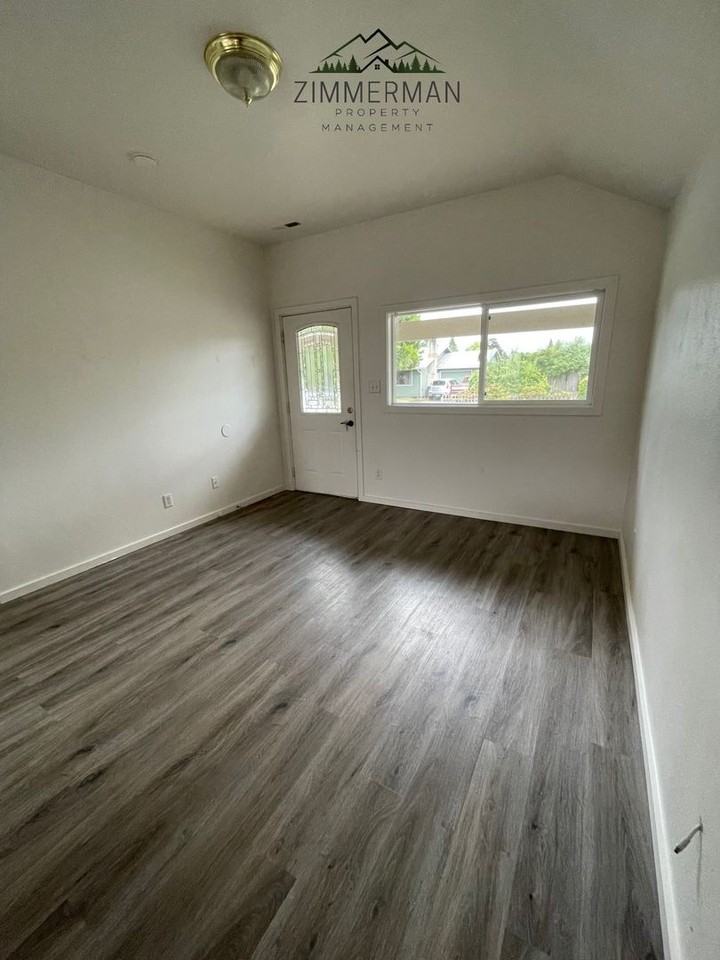 255 57th St - Photo 3 of 20