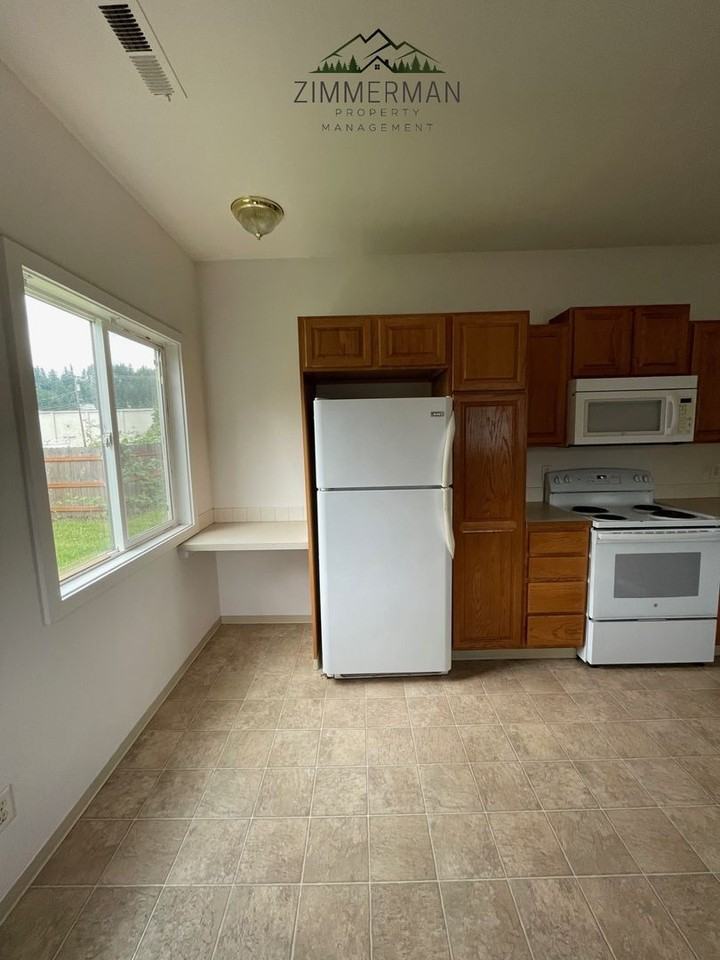 255 57th St - Photo 5 of 20