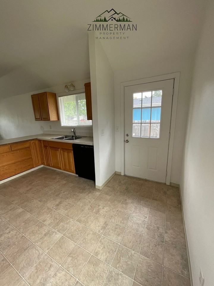 255 57th St - Photo 6 of 20