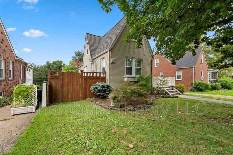 1105 20th St S - Photo 2 of 48