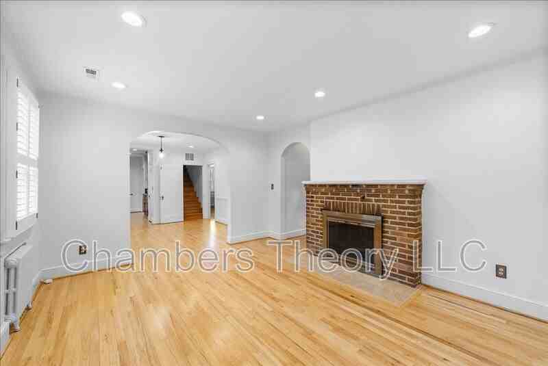 1105 20th St S - Photo 5 of 48