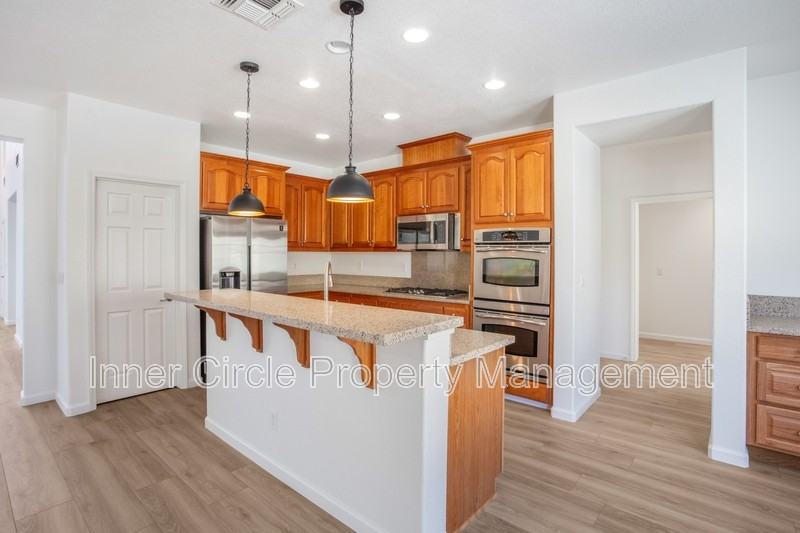 5560 Mcfarlan Ranch Dr - Photo 7 of 33