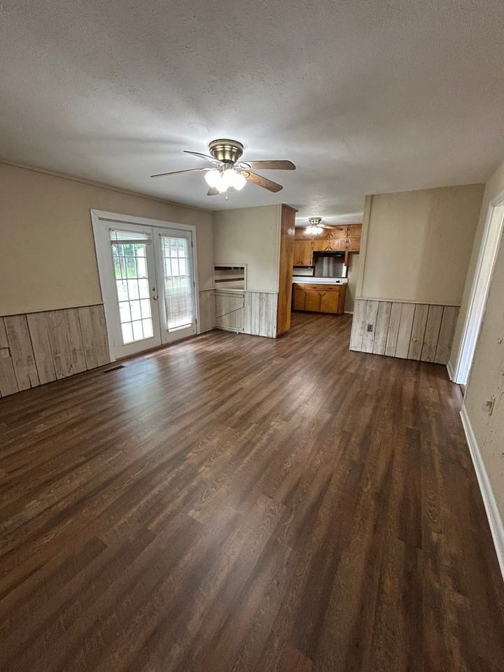 495 Becky Allen Cir - Photo 2 of 14