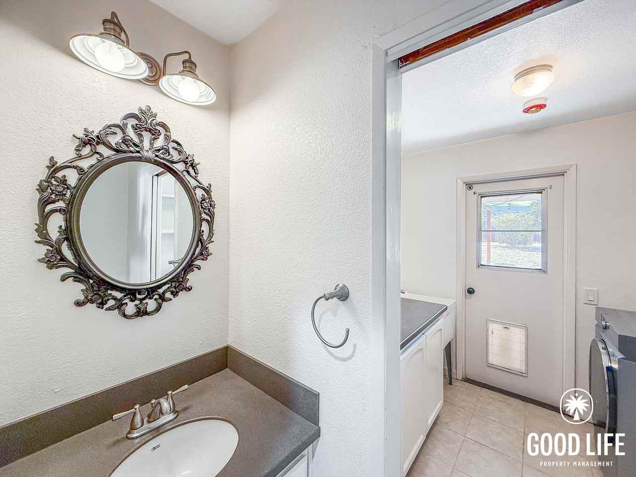 16327 Bassett Ct - Photo 7 of 19