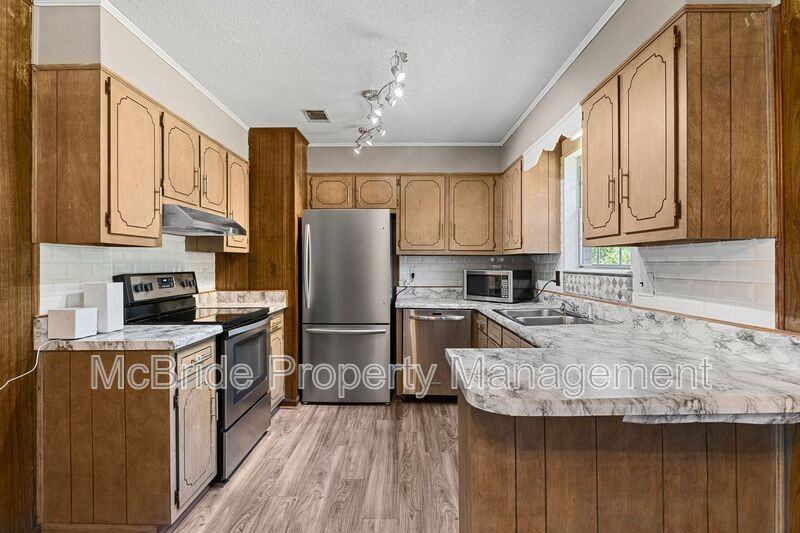 3615 Goldfinch Dr - Photo 7 of 31
