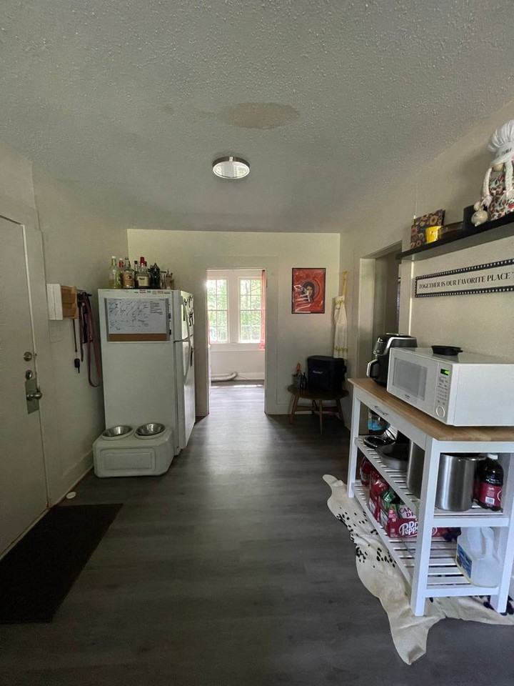 323 Mackechney St - Photo 4 of 15