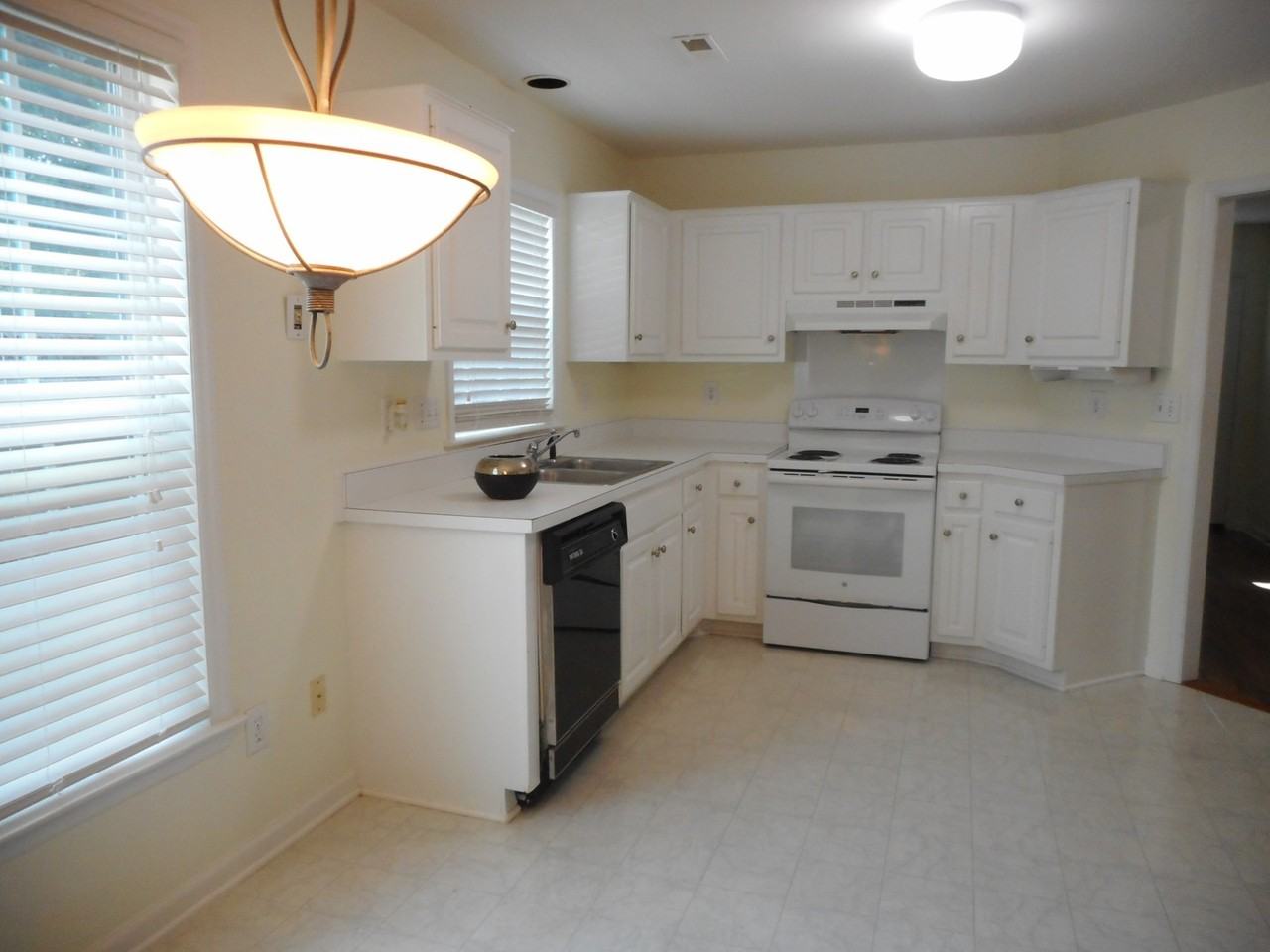 3409 Bent Creek Ct - Photo 5 of 18