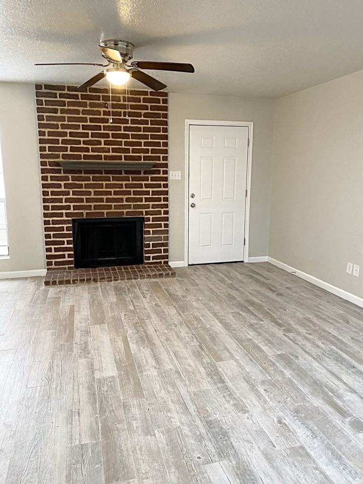 7882 Gladys Ave - Photo 2 of 9