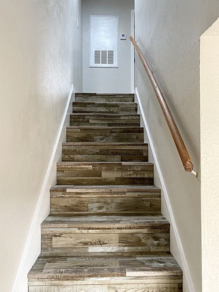 7882 Gladys Ave - Photo 5 of 9