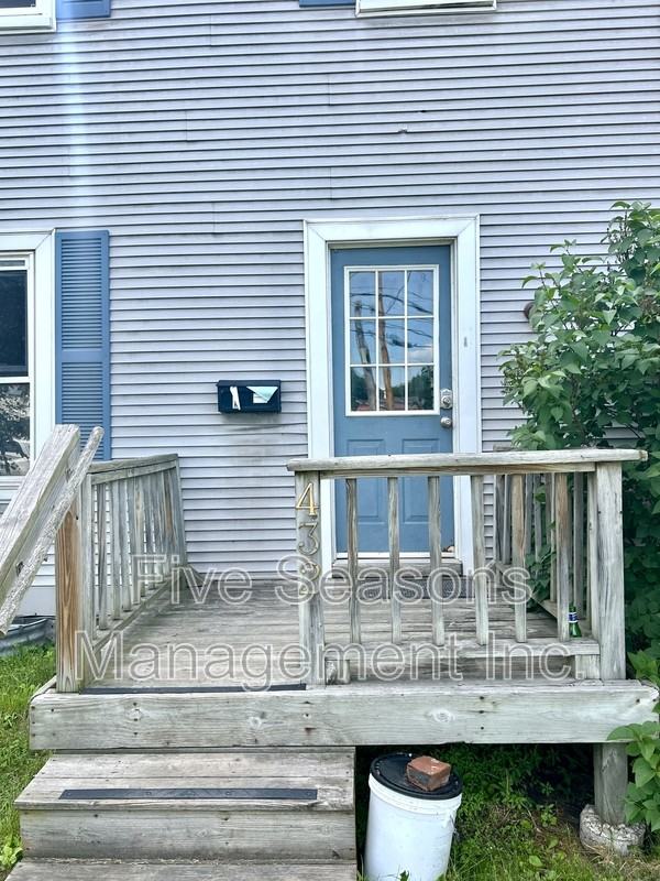 432 Colchester Ave