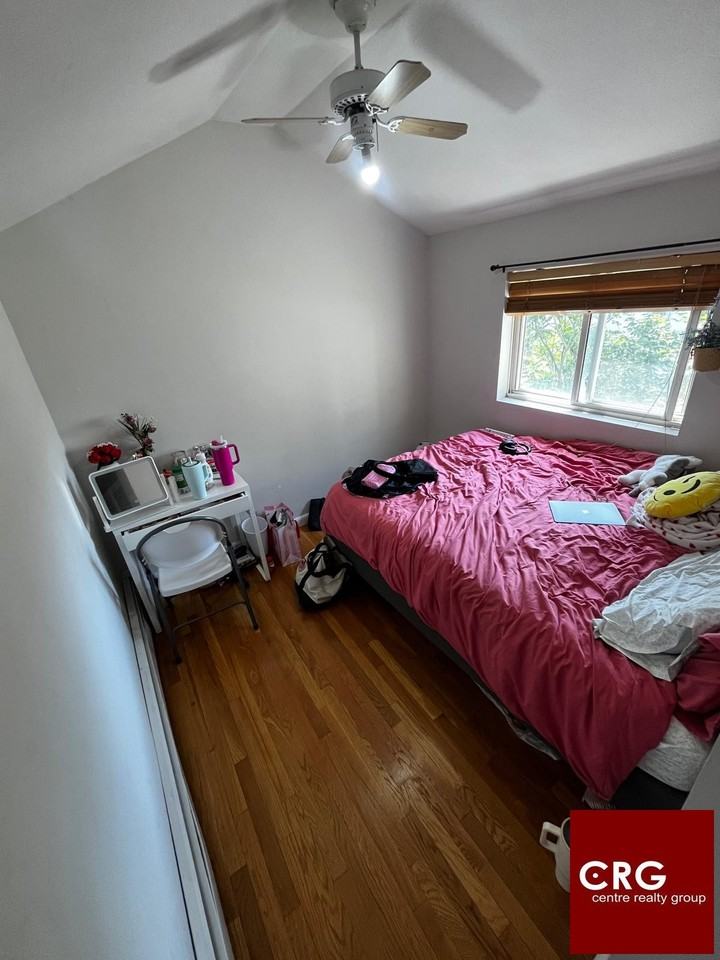 56 Crescent Ave #2U - Photo 2 of 6