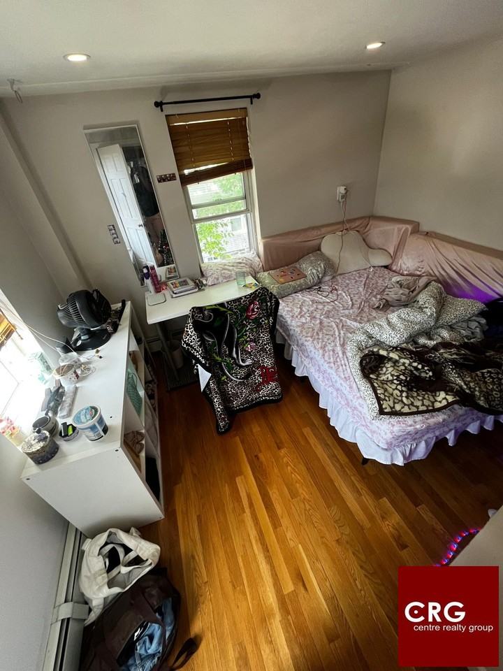 56 Crescent Ave #2U - Photo 4 of 6