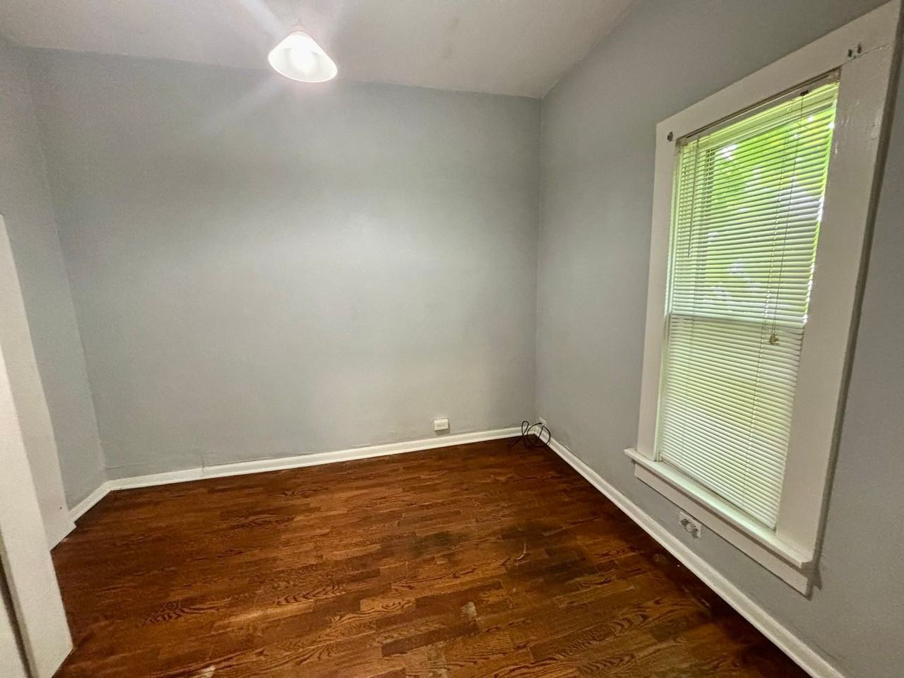 216 S Manhattan Ave - Photo 4 of 19