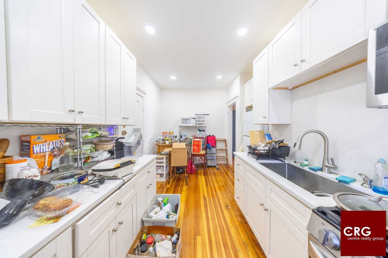 238 S Huntington Ave #10 - Photo 4 of 14