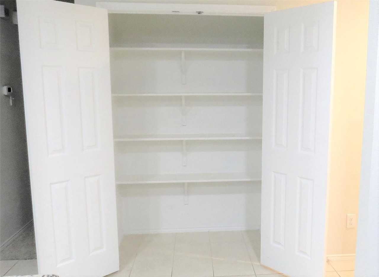 433 Magma Dr - Photo 6 of 17