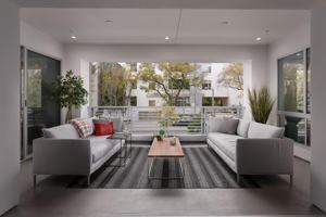 featured image of 450 N Palm Dr #206