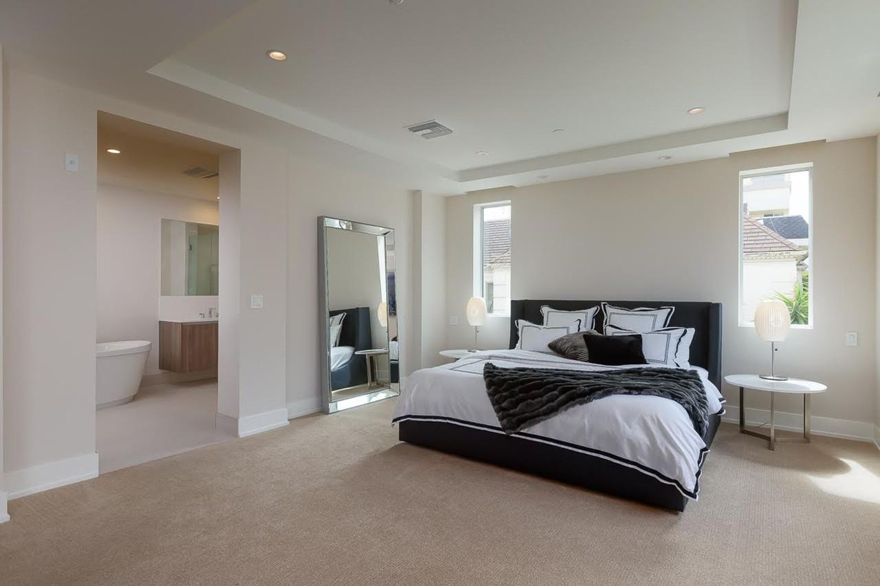 450 N Palm Dr #206 - Photo 5 of 18