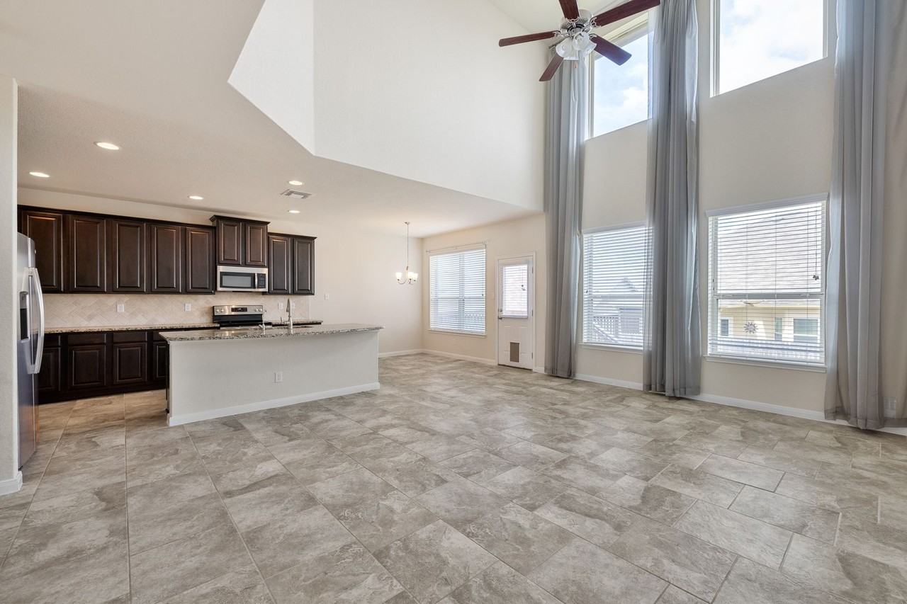 5489 Cypress Pt - Photo 6 of 21
