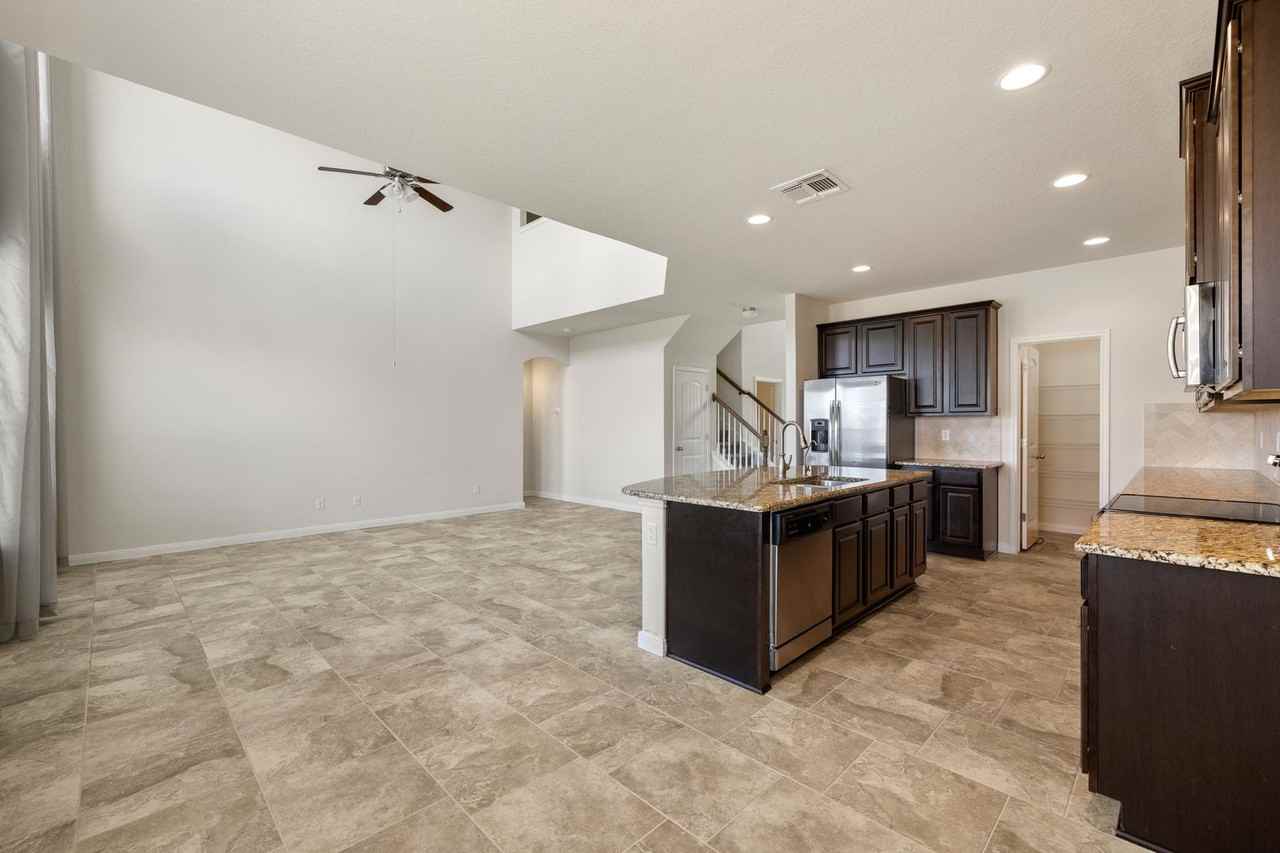 5489 Cypress Pt - Photo 7 of 21