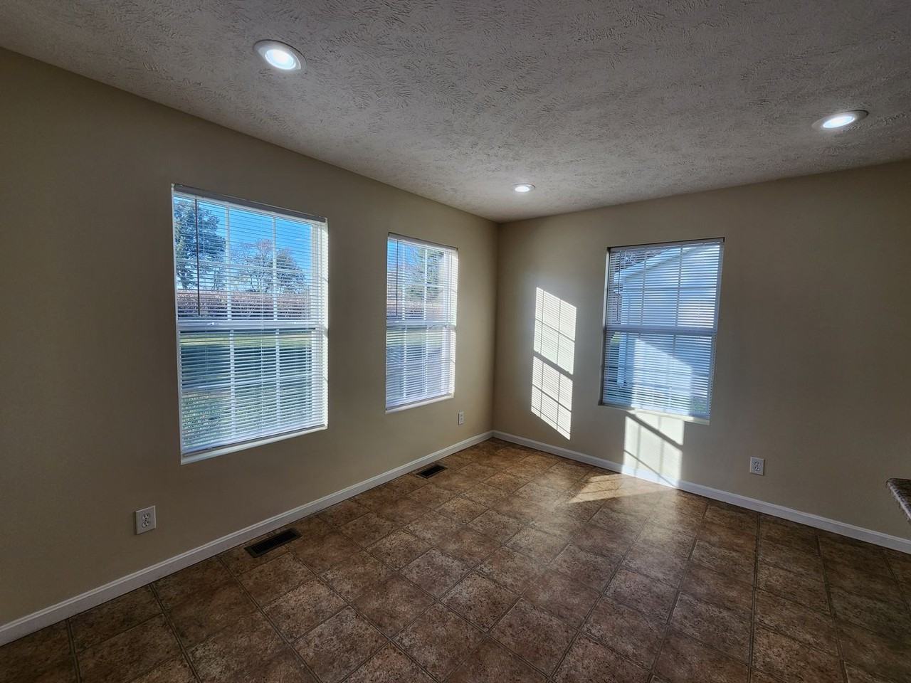 8023 E Audrey Ave - Photo 3 of 12