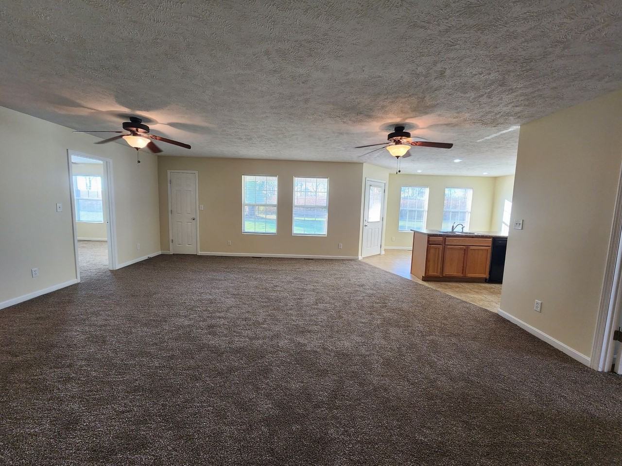 8023 E Audrey Ave - Photo 4 of 12