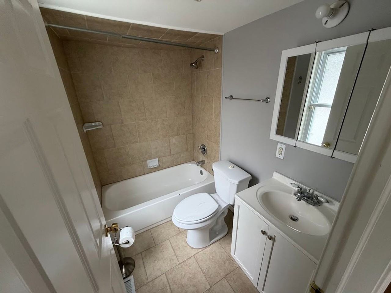 339 E Maplehurst St - Photo 4 of 10
