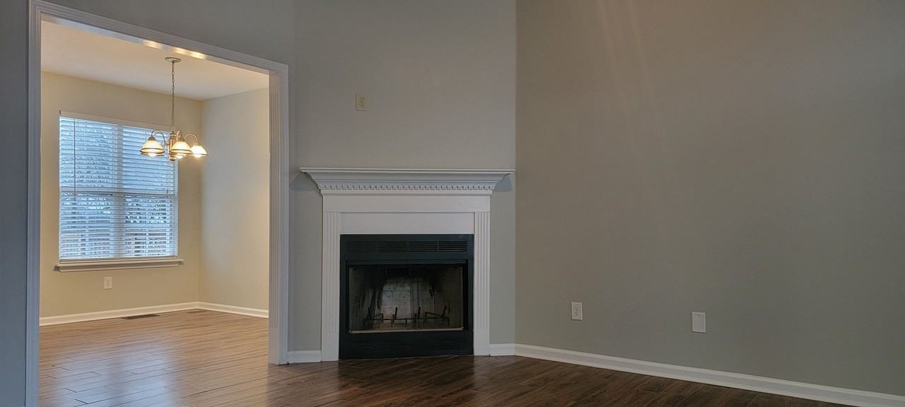 696 Liberty Hill Dr - Photo 3 of 22