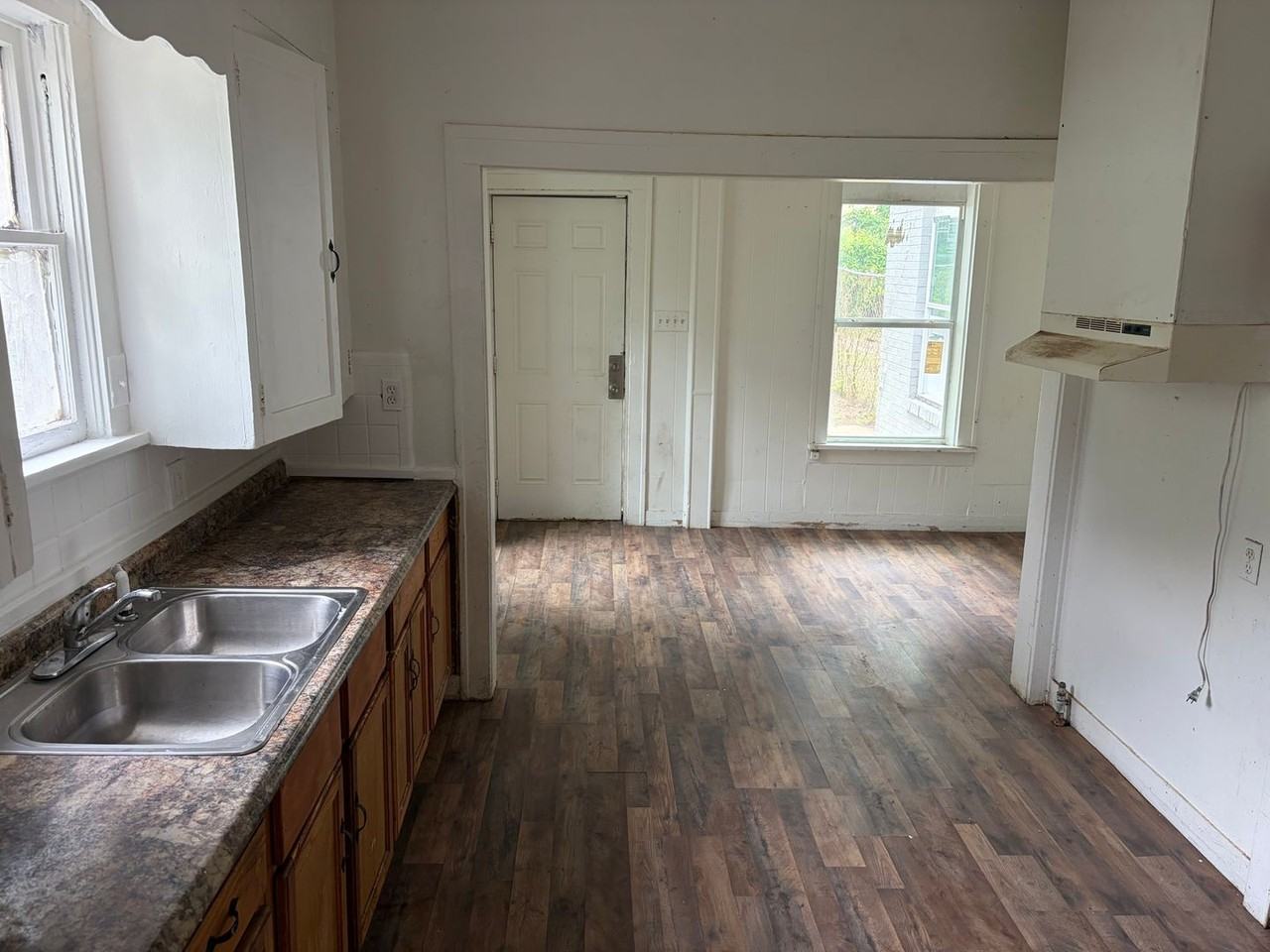 132 E Jordan St - Photo 5 of 13