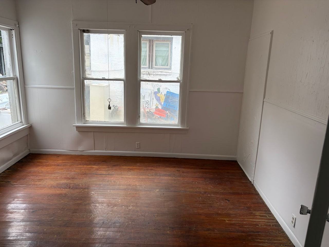 132 E Jordan St - Photo 7 of 13