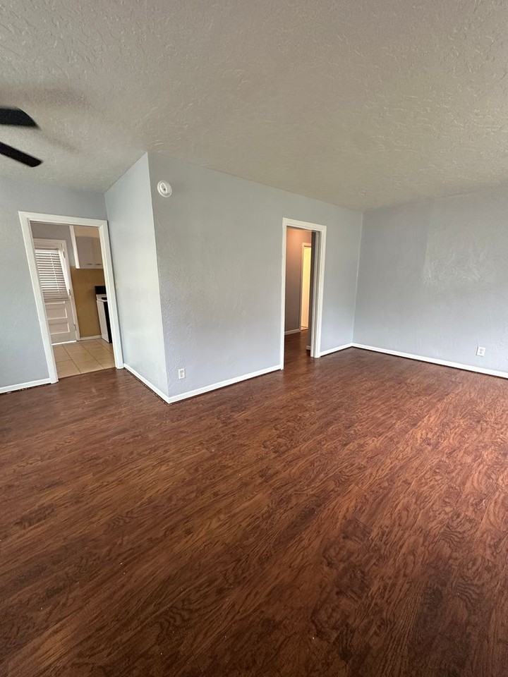 4319 Gables St - Photo 2 of 14