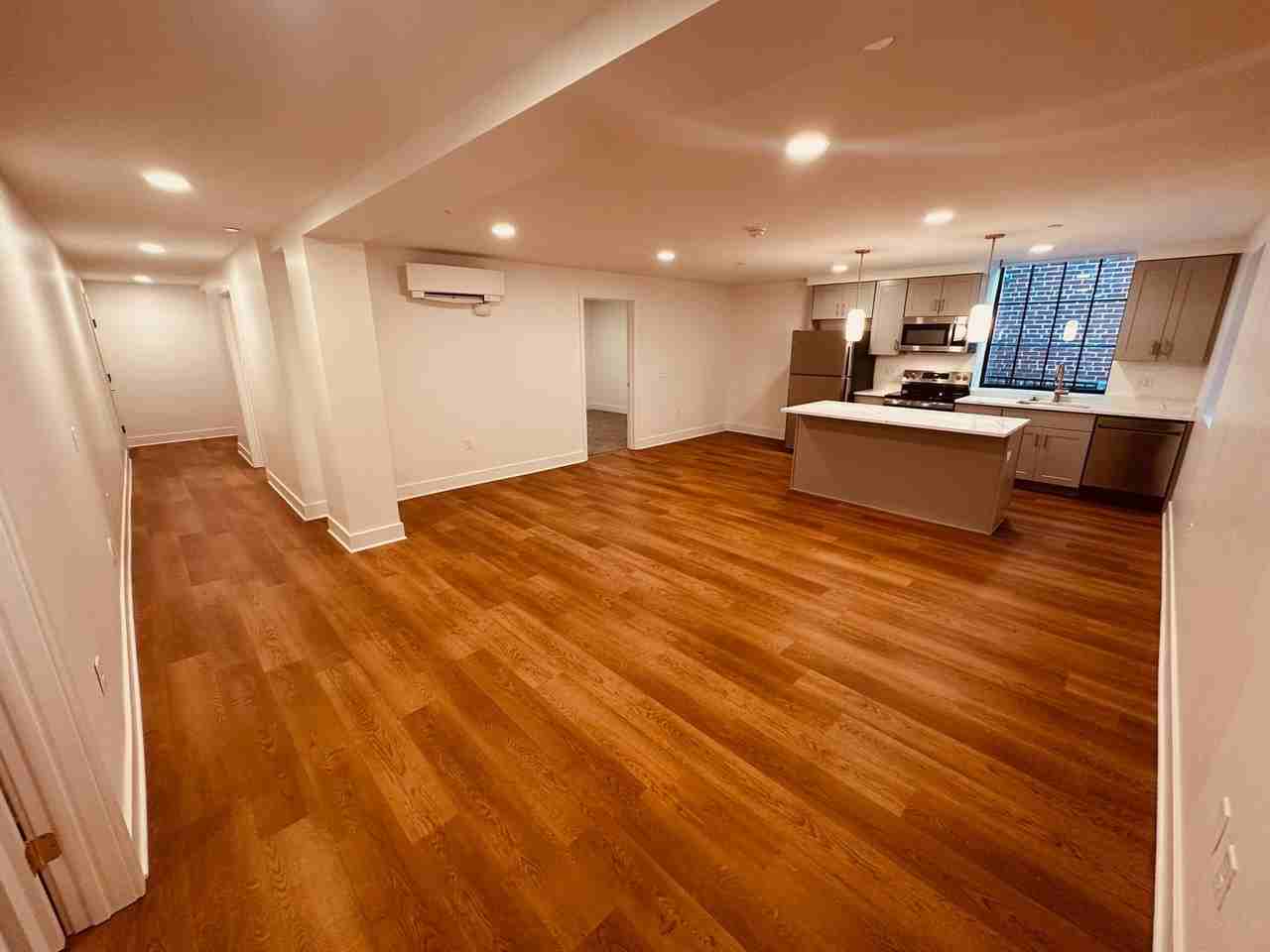 204 N George St #112 - Photo 2 of 11