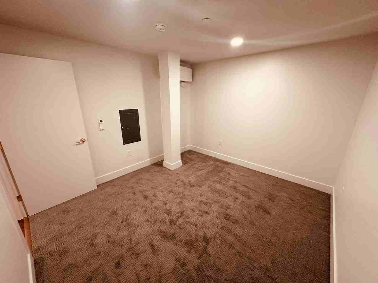 204 N George St #112 - Photo 5 of 11