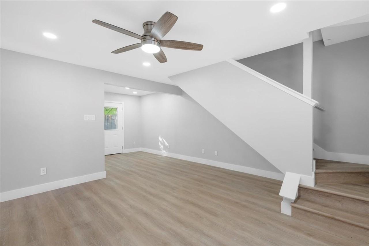 3107 E 13th St - Photo 3 of 22
