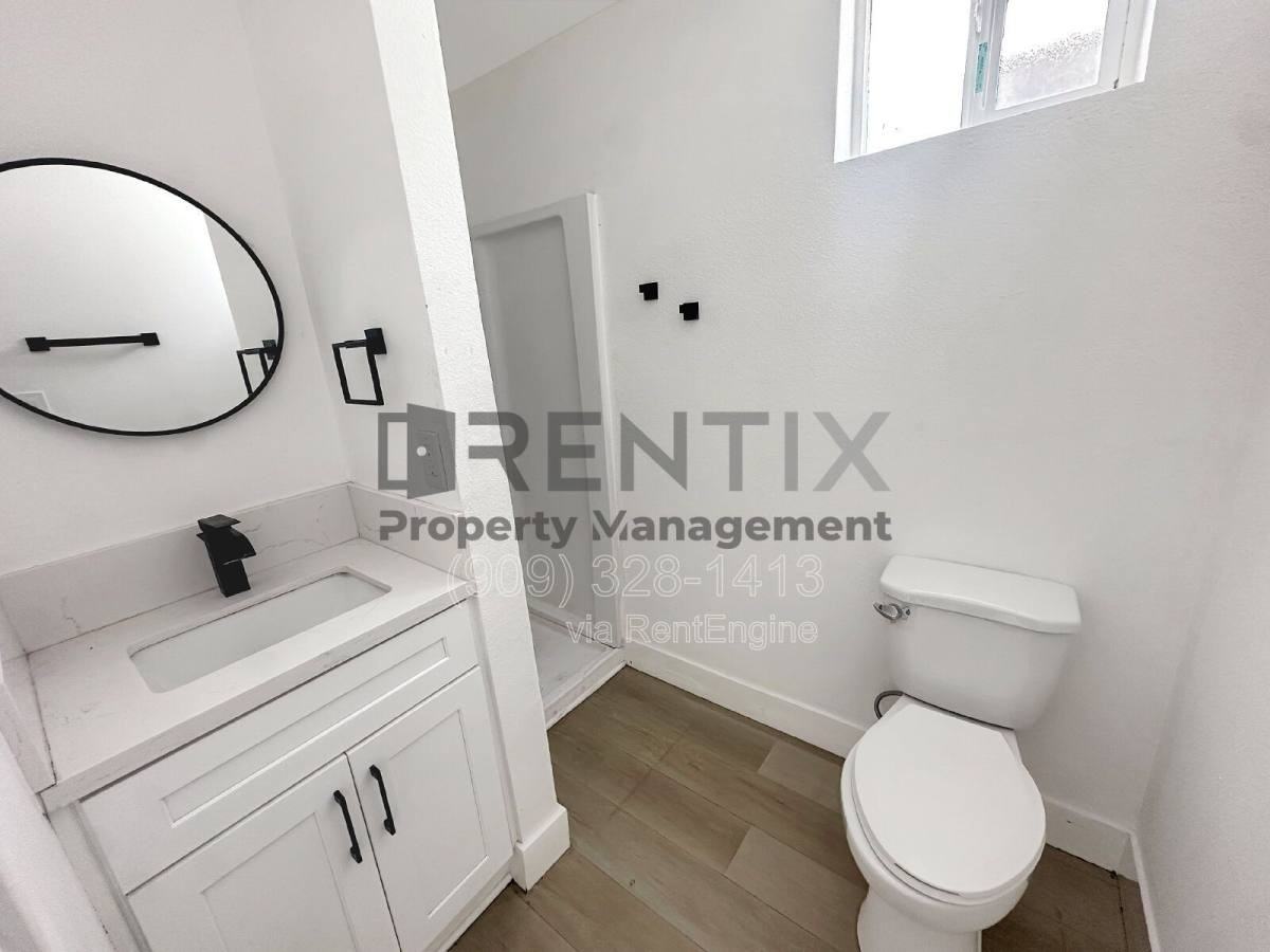 933 1 2 Kingsley Ave - Photo 5 of 7