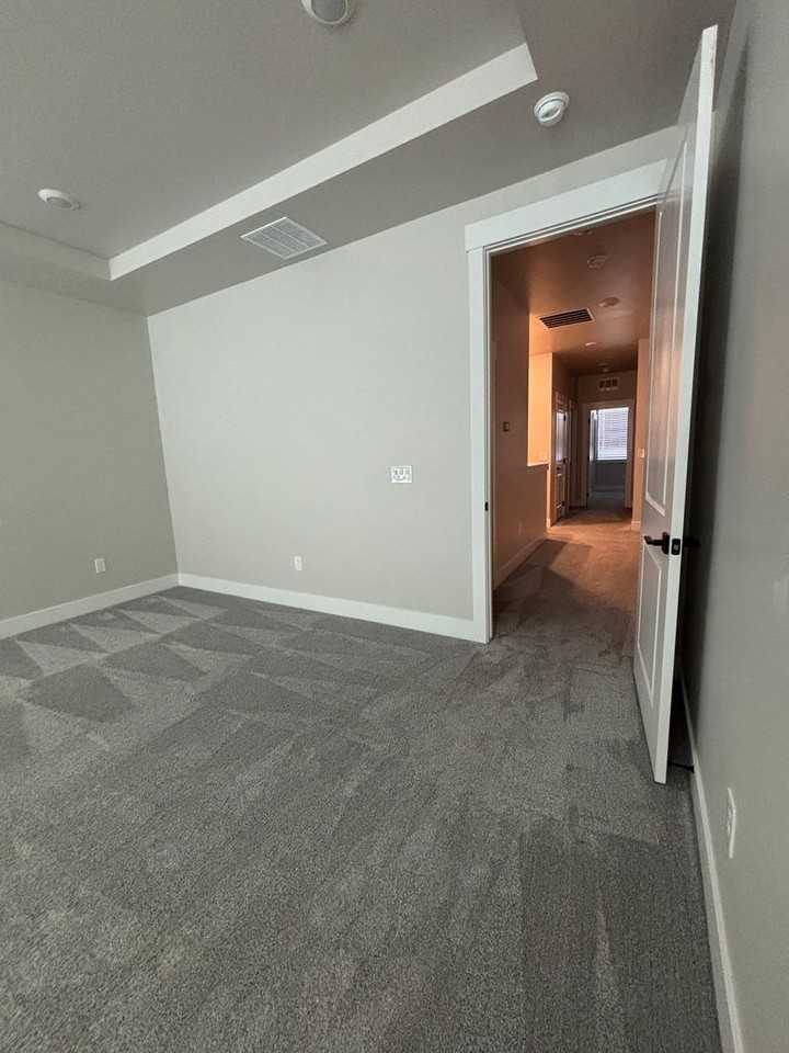 12597 W Rosetta Dr - Photo 4 of 40