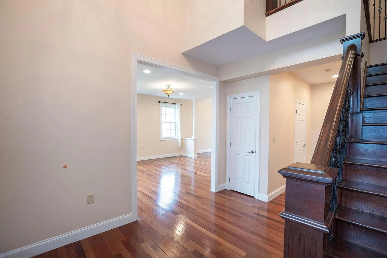 120 Meadowview Dr - Photo 4 of 50