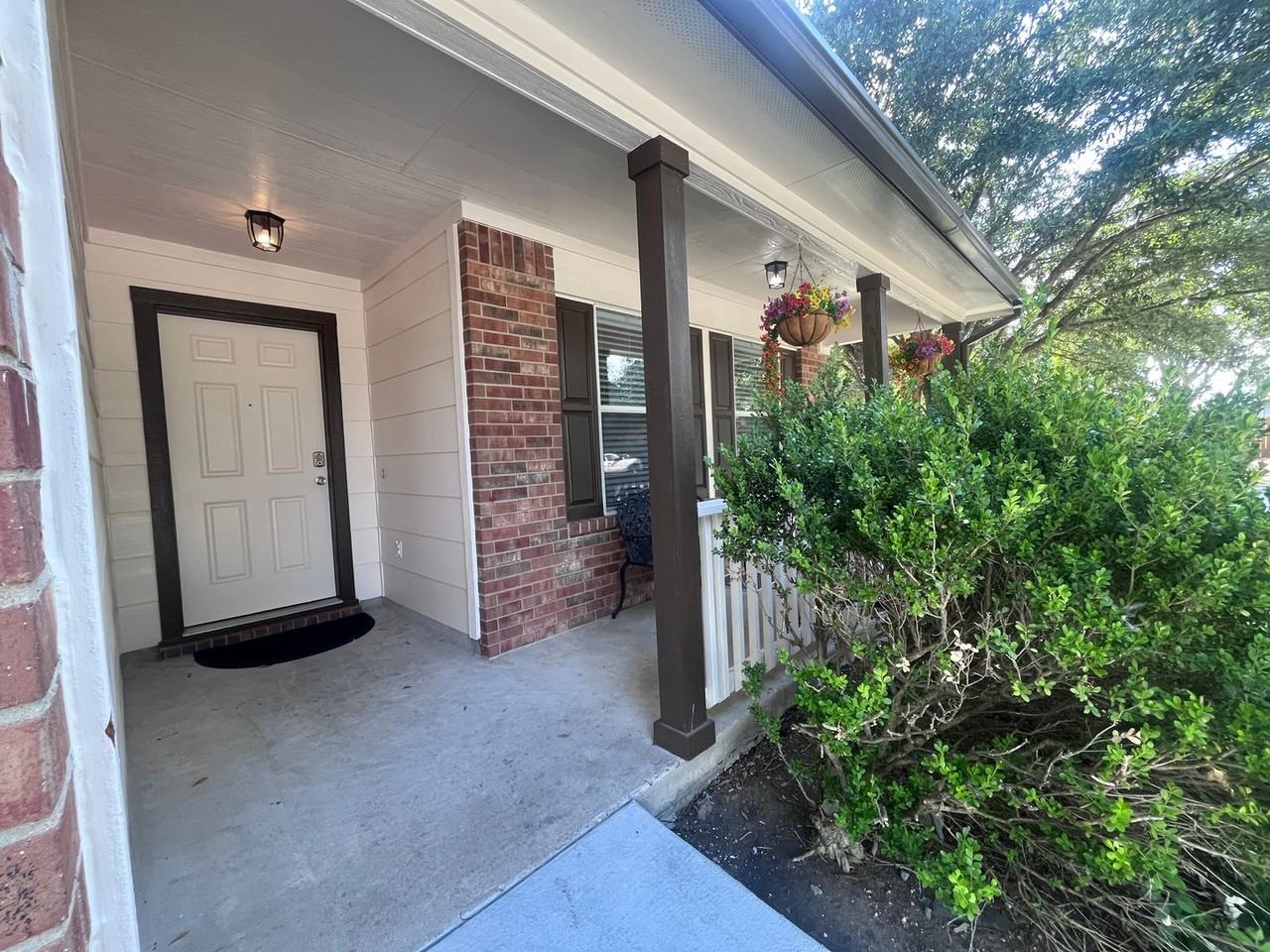 15001 Bigelow Dr - Photo 3 of 31