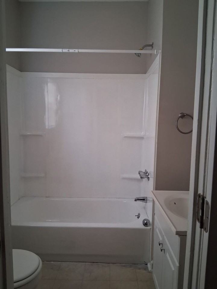318 Idlewild St - Photo 6 of 10