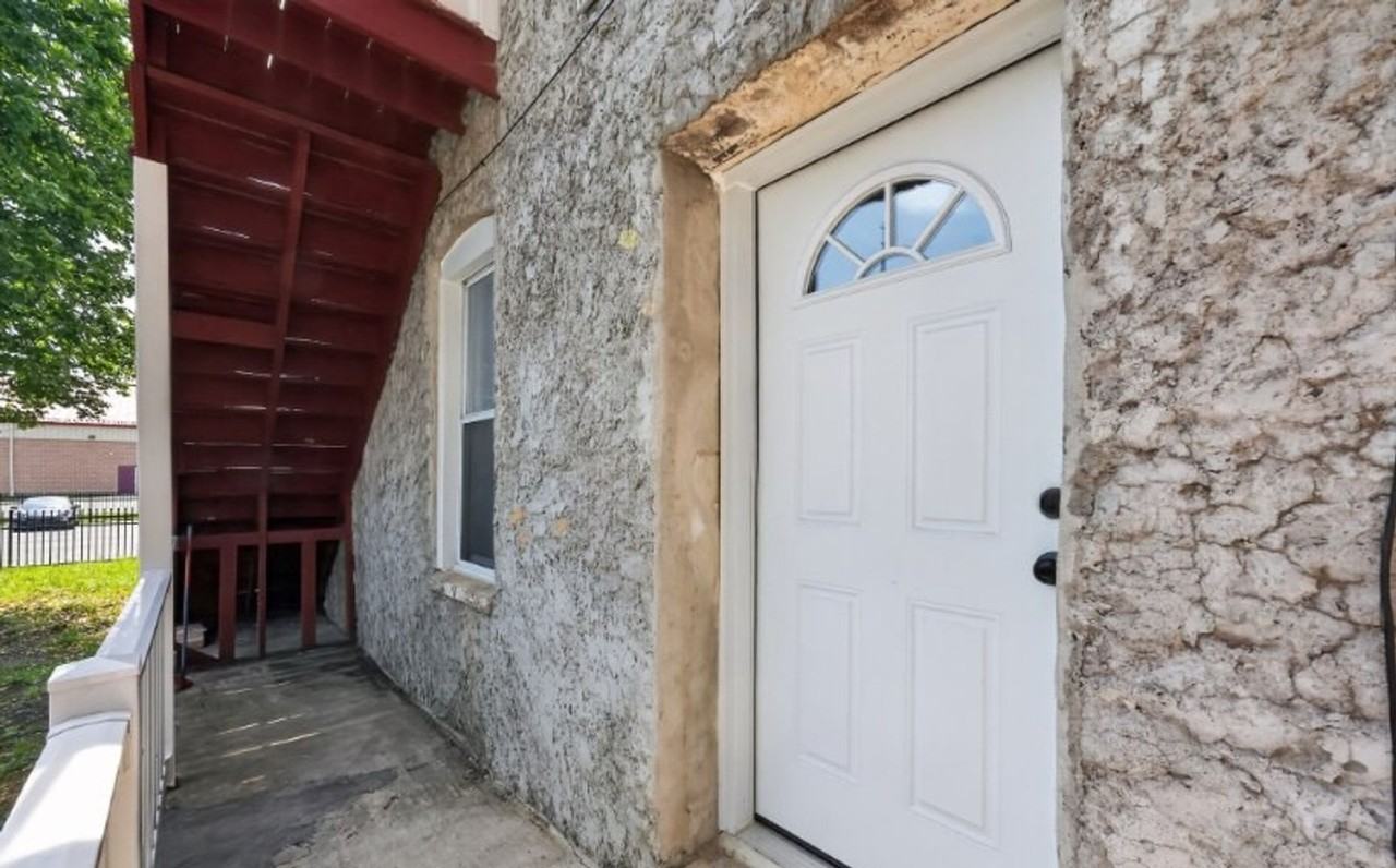 606 S Claymont St - Photo 3 of 12